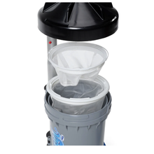 Load image into Gallery viewer, VacDaddy Portable Pool Vacuum Cleaner System (Basic Bundle)